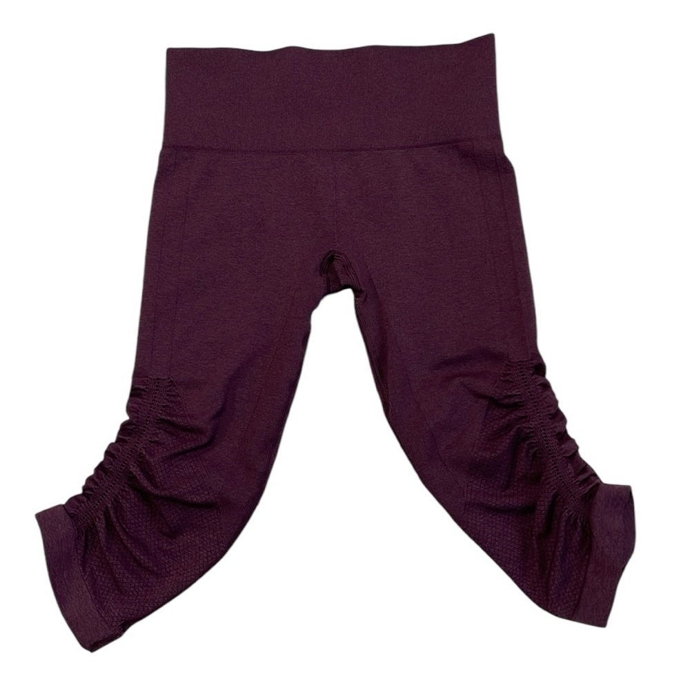 Lululemon Capri Leggings Women's 2 Red In The Flow Crop Synched Detail